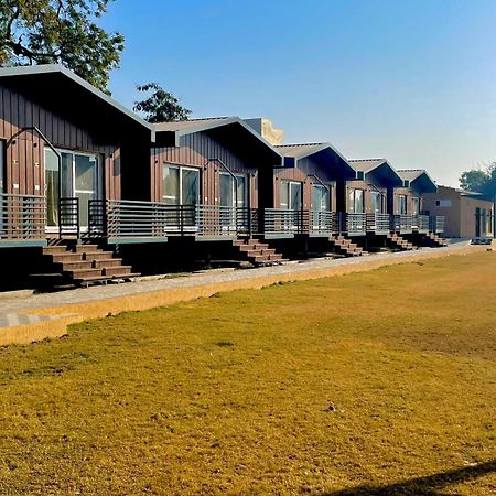 Vrindavan Greens Resort 우다이푸르 외부 사진